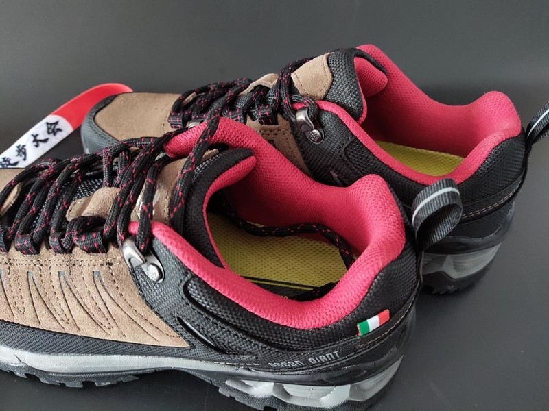 图途绿巨人登山鞋轻量有型 防滑耐磨如履平地