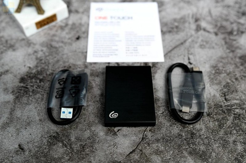 小巧便携数据后备箱，备份传文件好帮手，希捷小铭固态移动硬盘