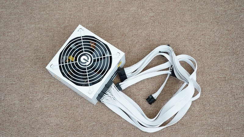 显卡终于降价了，用11700+B560+3070Ti打造的高端主机分享