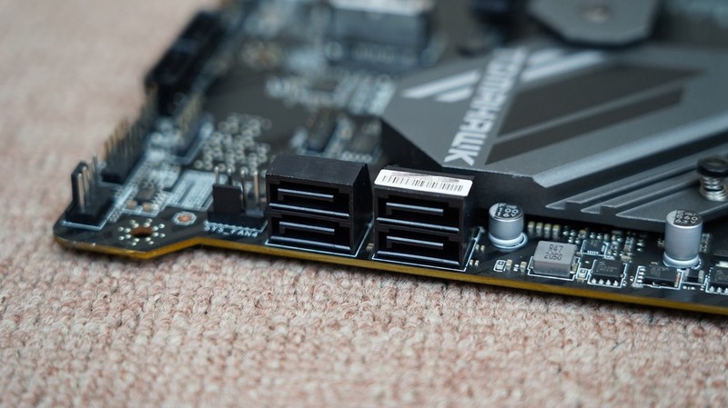 显卡终于降价了，用11700+B560+3070Ti打造的高端主机分享