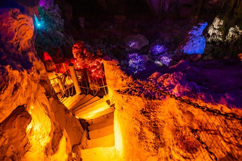 北纬30度神秘地理带，湖北最美天然溶洞，宜昌五峰长生洞