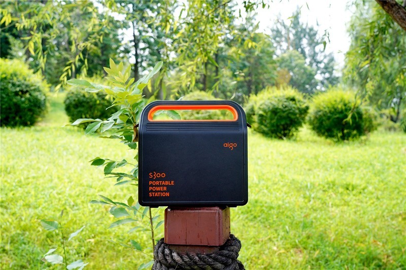 户外使用堪比市电，户外储能电源真的有这么强吗？-aigo户外储能电源S300分享