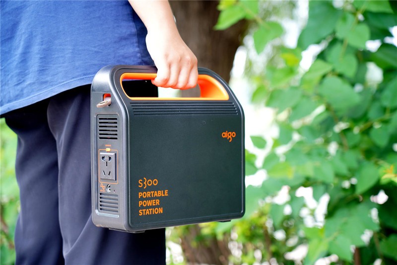 户外使用堪比市电，户外储能电源真的有这么强吗？-aigo户外储能电源S300分享