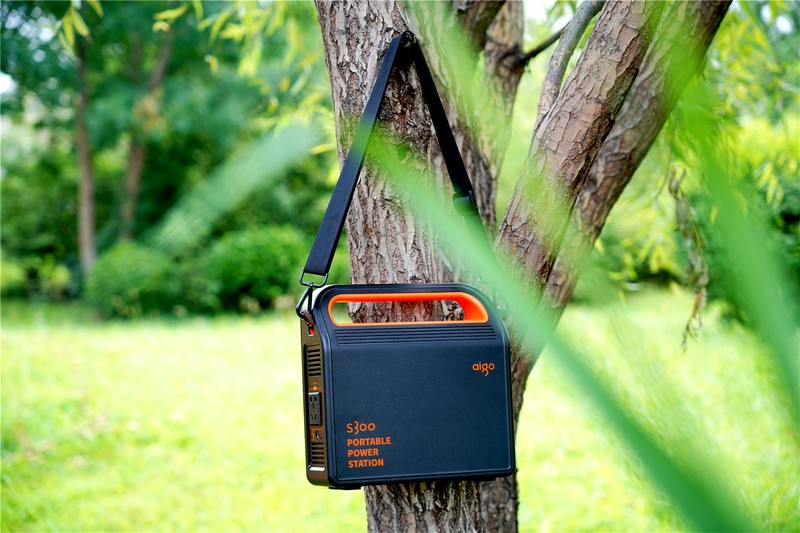 户外使用堪比市电，户外储能电源真的有这么强吗？-aigo户外储能电源S300分享