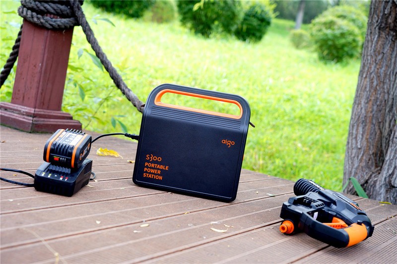户外使用堪比市电，户外储能电源真的有这么强吗？-aigo户外储能电源S300分享