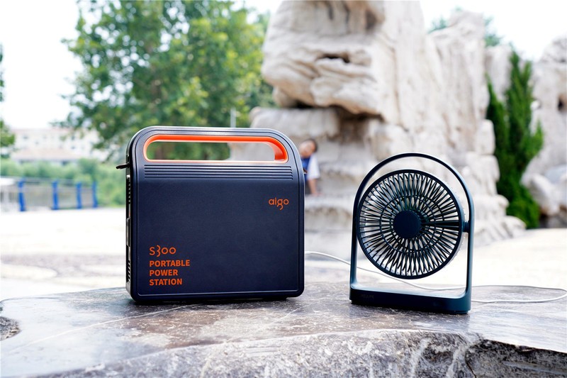 户外使用堪比市电，户外储能电源真的有这么强吗？-aigo户外储能电源S300分享