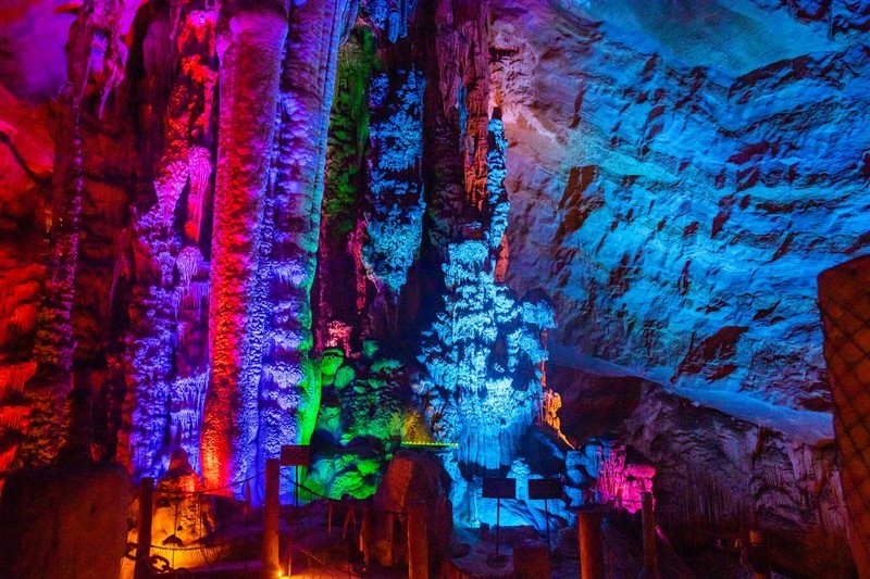 北纬30度神秘地理带，湖北最美天然溶洞，宜昌五峰长生洞