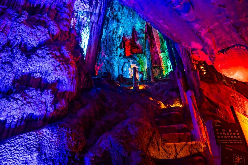 北纬30度神秘地理带，湖北最美天然溶洞，宜昌五峰长生洞