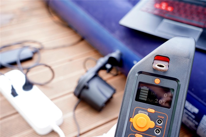 户外使用堪比市电，户外储能电源真的有这么强吗？-aigo户外储能电源S300分享