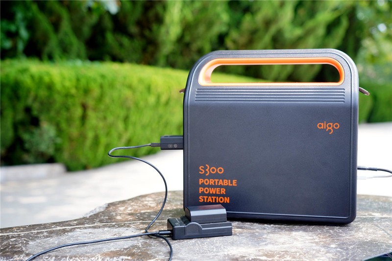 户外使用堪比市电，户外储能电源真的有这么强吗？-aigo户外储能电源S300分享