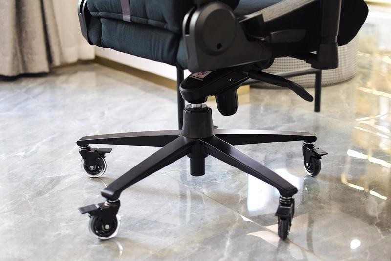 舒适又好看，性价比还高，BlacKlyte逐夜电竞椅让你娱乐养身两不误