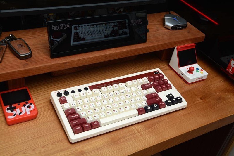 好看好玩好用回忆满满八位堂复古机械键盘开箱体验