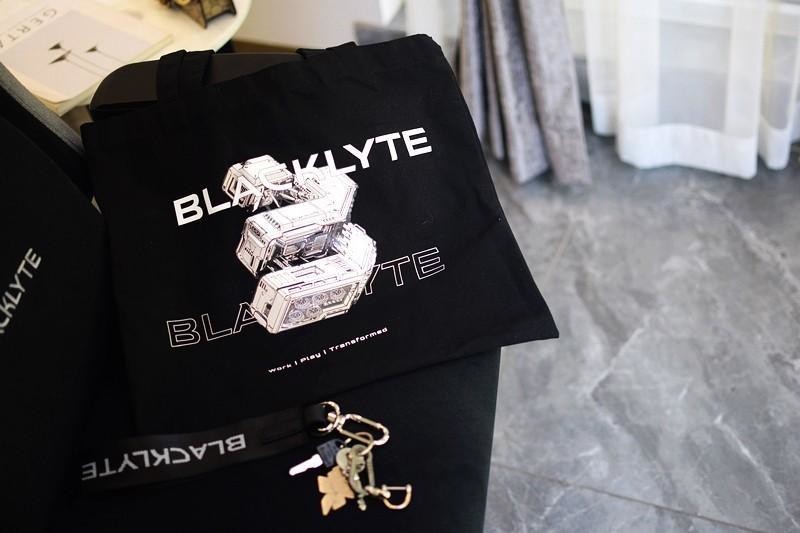 舒适又好看，性价比还高，BlacKlyte逐夜电竞椅让你娱乐养身两不误