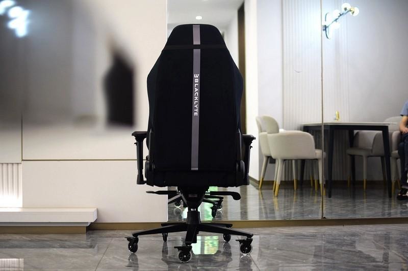 舒适又好看，性价比还高，BlacKlyte逐夜电竞椅让你娱乐养身两不误