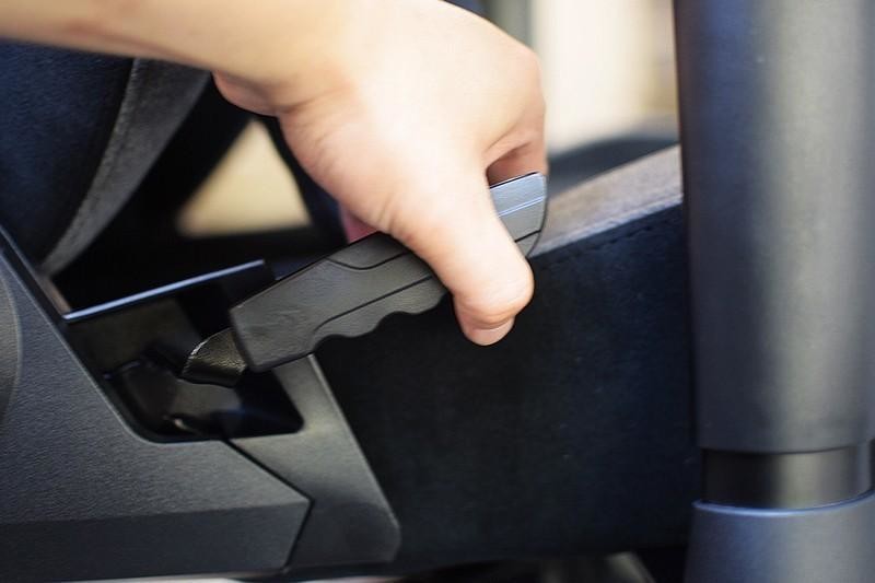 舒适又好看，性价比还高，BlacKlyte逐夜电竞椅让你娱乐养身两不误