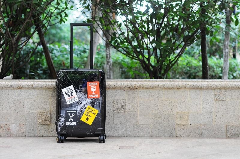 潮流中环保先行者：地平线8号地球狂想系列环保旅行箱