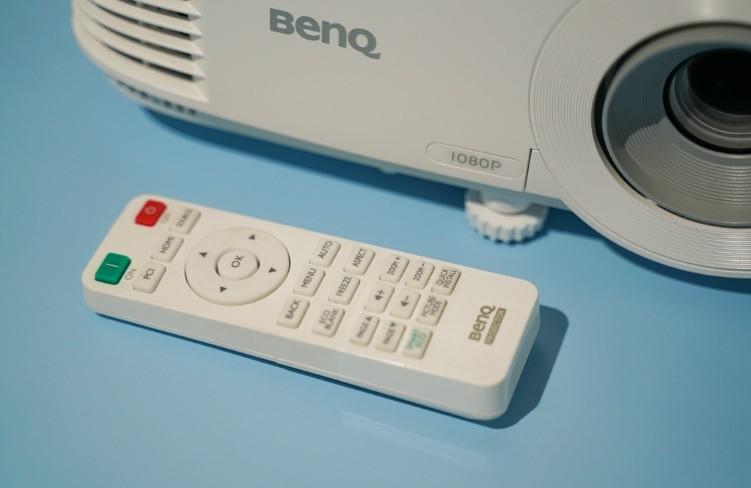 DLP商用投影仪明基MH560评测：高清画质与便捷性的完美结合