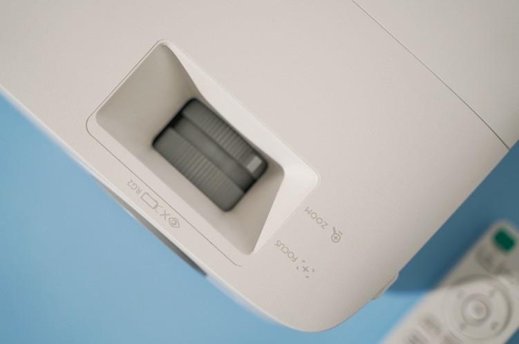 DLP商用投影仪明基MH560评测：高清画质与便捷性的完美结合