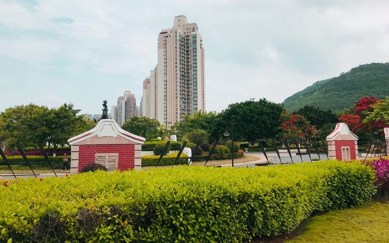 龙海南炮台与卡达凯斯小镇