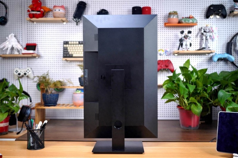 全新升级视网膜屏27C1U PRO，享受镜面苹果色，最佳“苹果伴侣”！