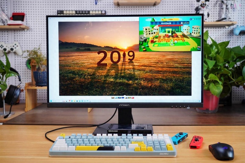 全新升级视网膜屏27C1U PRO，享受镜面苹果色，最佳“苹果伴侣”！