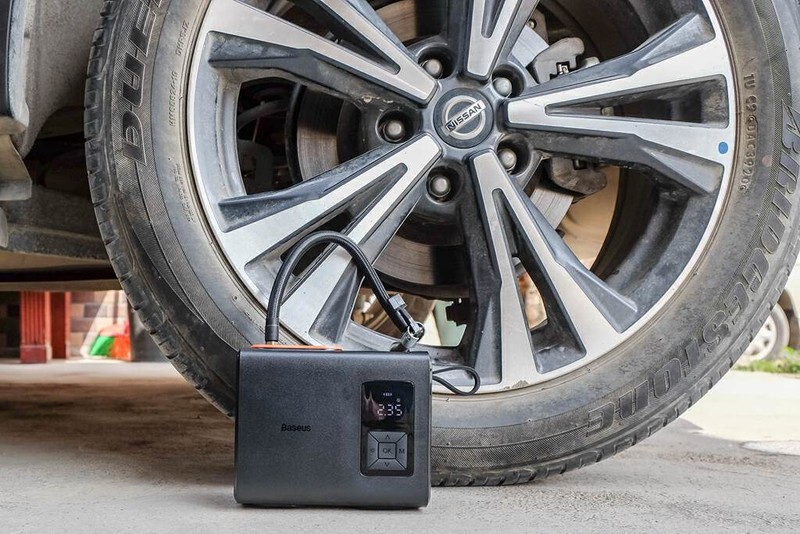 双气缸大动力，10s急速补气，倍思双缸无线充气宝体验