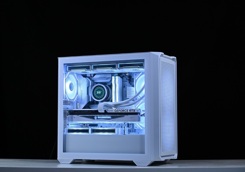 散热拉满的紧凑型白色主题装机：14600K+铭瑄Z790M+4070S+D5内存