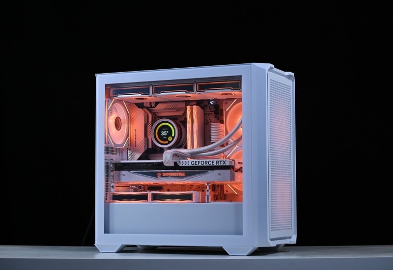 散热拉满的紧凑型白色主题装机：14600K+铭瑄Z790M+4070S+D5内存