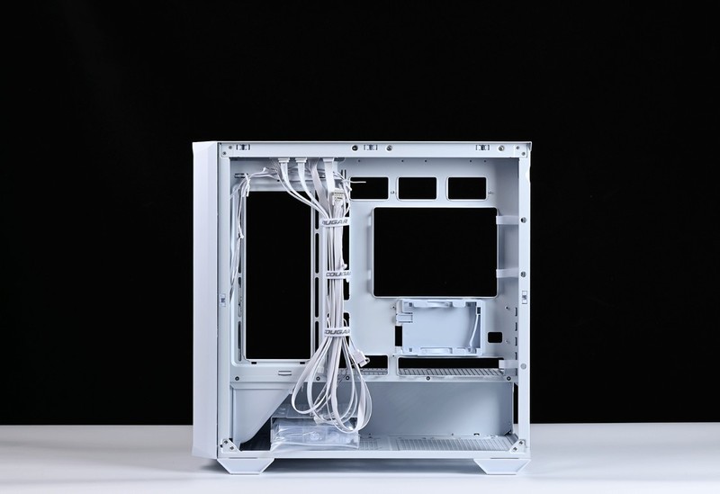 散热拉满的紧凑型白色主题装机：14600K+铭瑄Z790M+4070S+D5内存