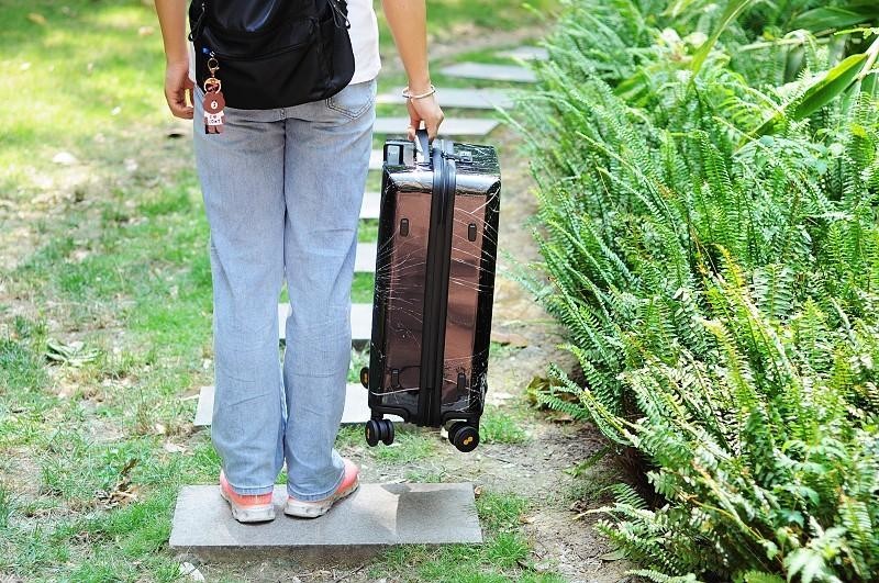 潮流中环保先行者：地平线8号地球狂想系列环保旅行箱