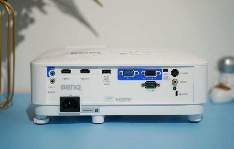 DLP商用投影仪明基MH560评测：高清画质与便捷性的完美结合