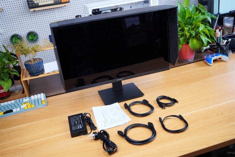 全新升级视网膜屏27C1U PRO，享受镜面苹果色，最佳“苹果伴侣”！