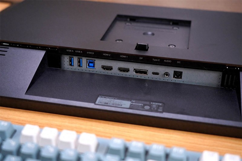 全新升级视网膜屏27C1U PRO，享受镜面苹果色，最佳“苹果伴侣”！