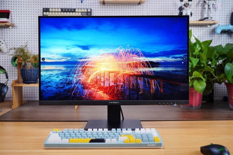 全新升级视网膜屏27C1U PRO，享受镜面苹果色，最佳“苹果伴侣”！