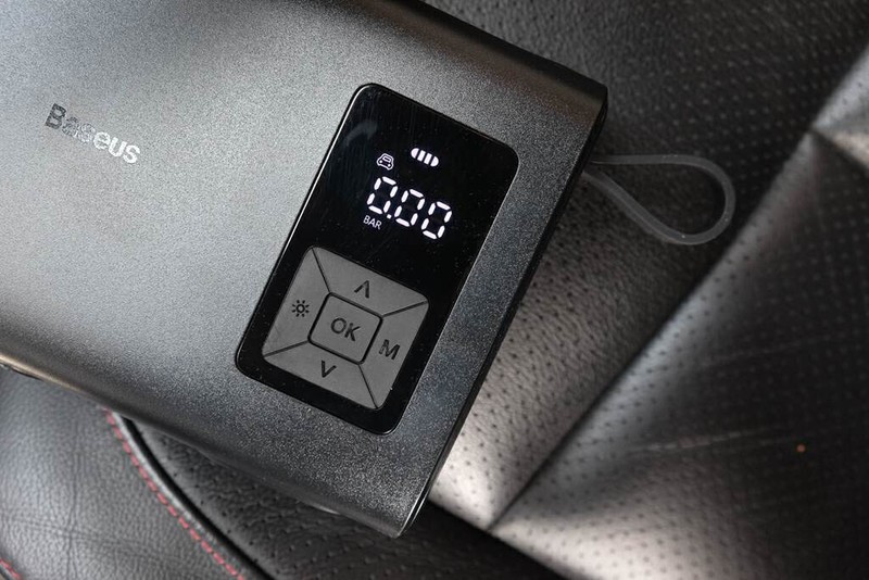 双气缸大动力，10s急速补气，倍思双缸无线充气宝体验