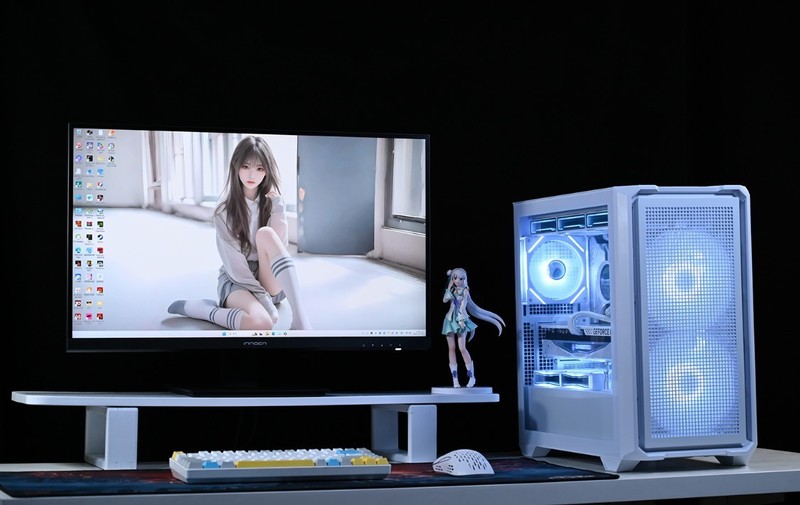 散热拉满的紧凑型白色主题装机：14600K+铭瑄Z790M+4070S+D5内存