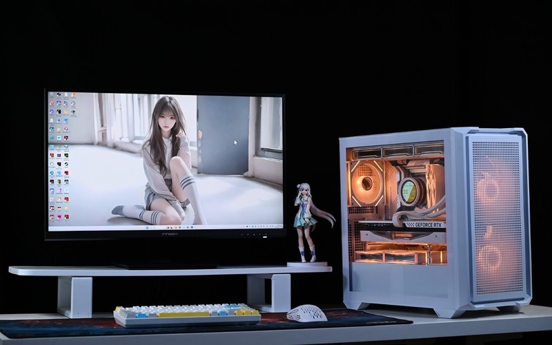 散热拉满的紧凑型白色主题装机：14600K+铭瑄Z790M+4070S+D5内存