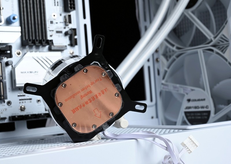 散热拉满的紧凑型白色主题装机：14600K+铭瑄Z790M+4070S+D5内存