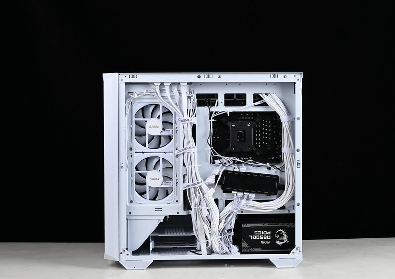 散热拉满的紧凑型白色主题装机：14600K+铭瑄Z790M+4070S+D5内存