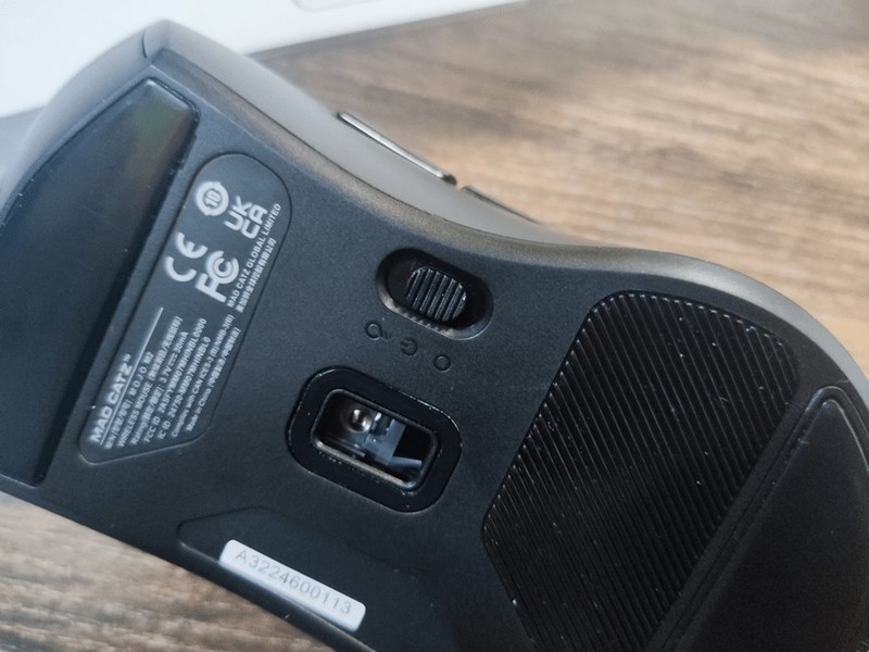 美加狮M.O.J.O.M2双模游戏鼠标：只简不减，爱不释手