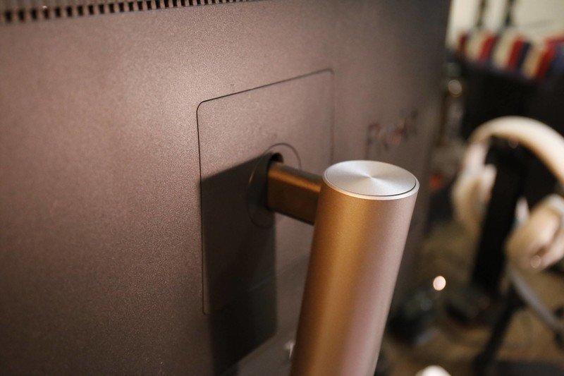 华硕创艺27 4k Pro，更适合美工、视频剪辑类需求的专业显示器