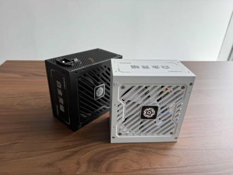安耐美PK850/1000W白金电源空降高端，揭秘其神秘超能力！