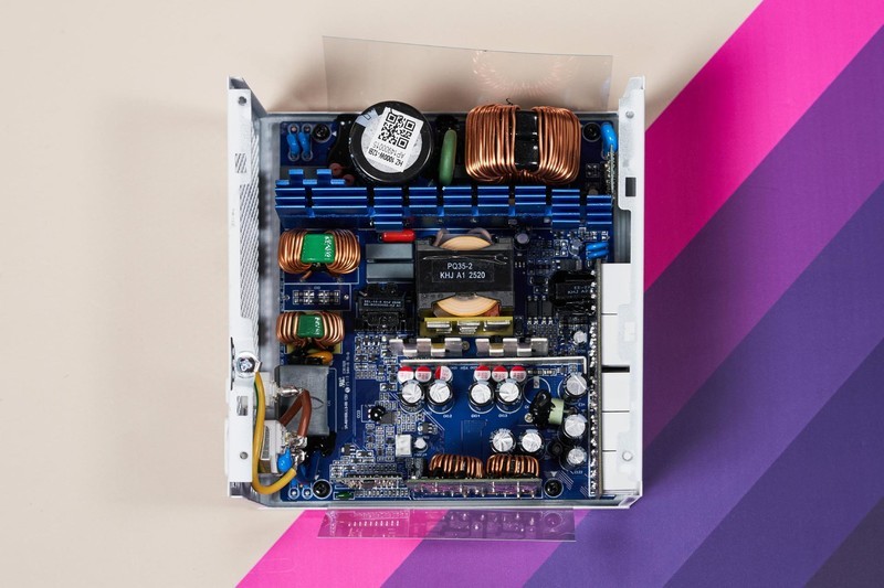 安耐美PK850/1000W白金电源空降高端，揭秘其神秘超能力！