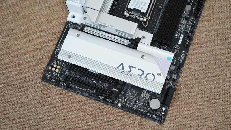 只为极致丝滑，13700K+Z790雪鹰+RTX4080星曜打造的高端主机分享