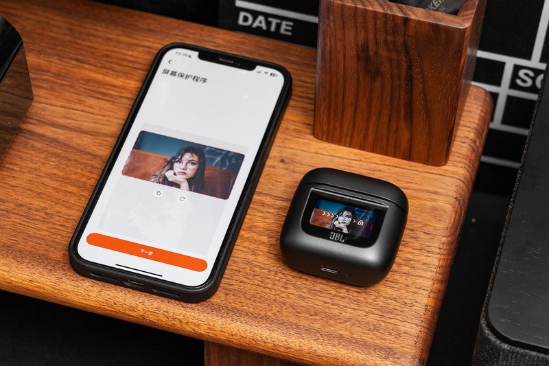 能让音质和降噪沦为配角的交互方式，JBL TOUR PRO 2蓝牙耳机评测