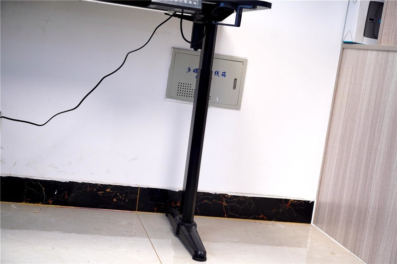 告别单调，肥宅电竞快乐桌值得你拥有——安德斯特升降电竞桌分享