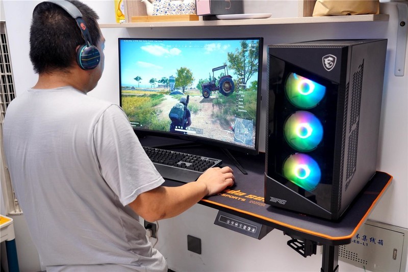 告别单调，肥宅电竞快乐桌值得你拥有——安德斯特升降电竞桌分享