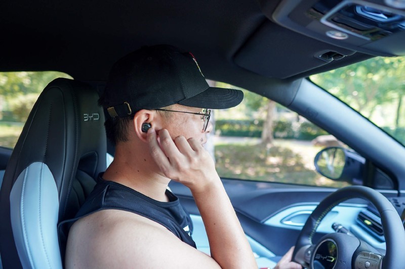 颠覆传统耳机体验，带屏幕的TWS耳机，JBL Tour Pro2开箱评测