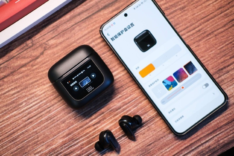 颠覆传统耳机体验，带屏幕的TWS耳机，JBL Tour Pro2开箱评测