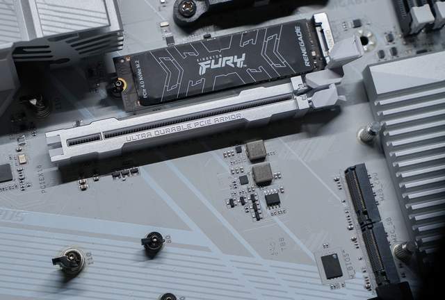 解锁锐龙9000功耗锁生产力最高提升9% 技嘉B650E AORUS ELITE X AX ICE